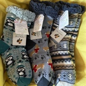 Plush mid calf fuzzy comfy socks 2 large & one small nwt